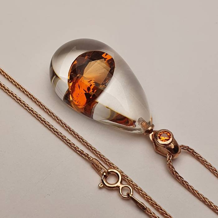 AmbeNus256 Zircon Necklace